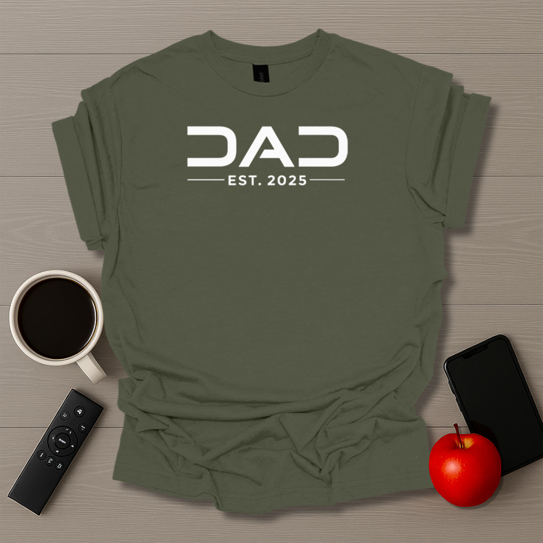 Dad Est. 2025 Modern T-Shirt
