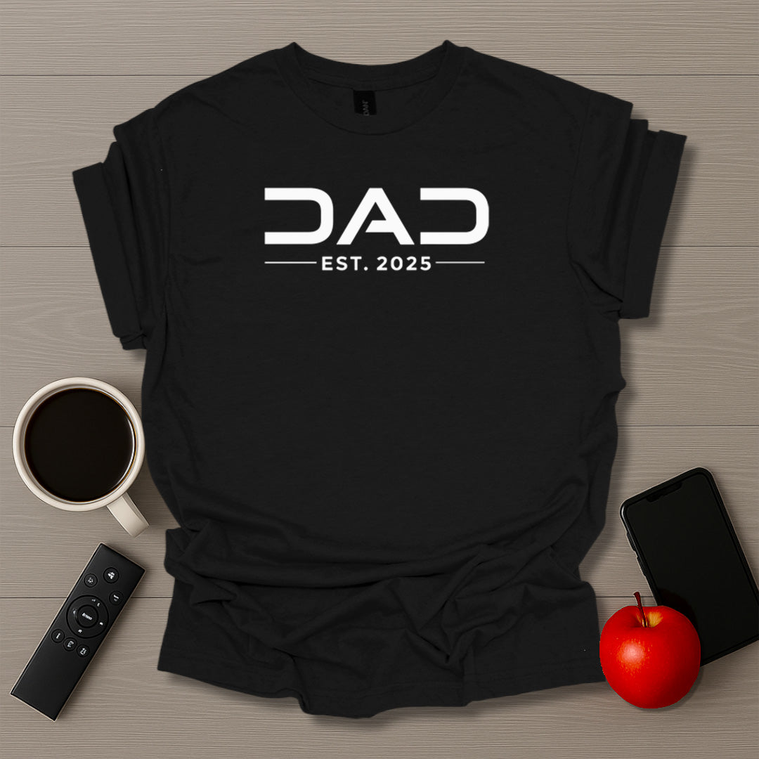 Dad Est. 2025 Modern T-Shirt